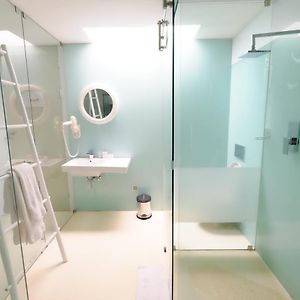 Luxury Queen Room